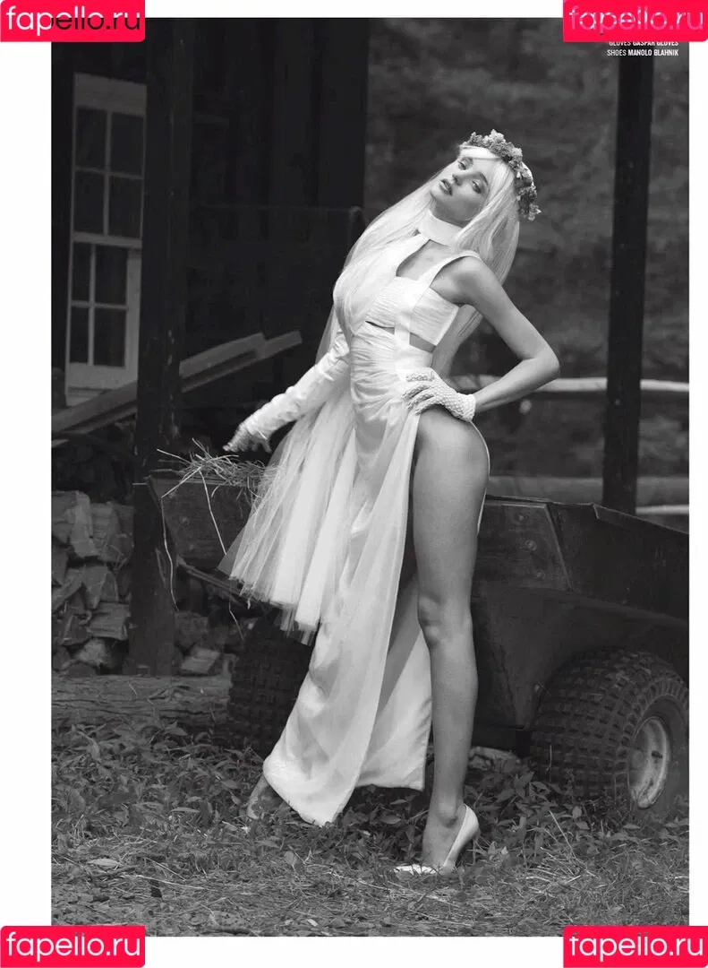 Miranda Kerr / mirandakerr / tsmirandakerr Onlyfans Photo Gallery 