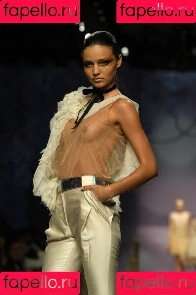 Miranda Kerr / mirandakerr / tsmirandakerr Onlyfans Photo Gallery 