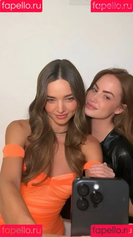 Miranda Kerr / mirandakerr / tsmirandakerr Onlyfans Photo Gallery 