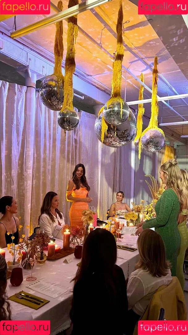 Miranda Kerr / mirandakerr / tsmirandakerr Onlyfans Photo Gallery 