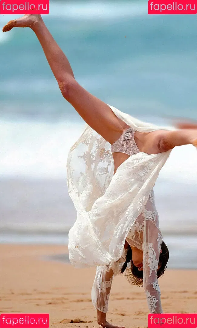 Miranda Kerr / mirandakerr / tsmirandakerr Onlyfans Photo Gallery 