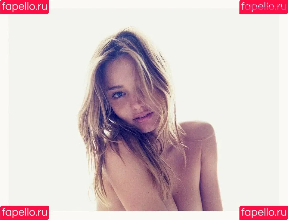 Miranda Kerr / mirandakerr / tsmirandakerr Onlyfans Photo Gallery 