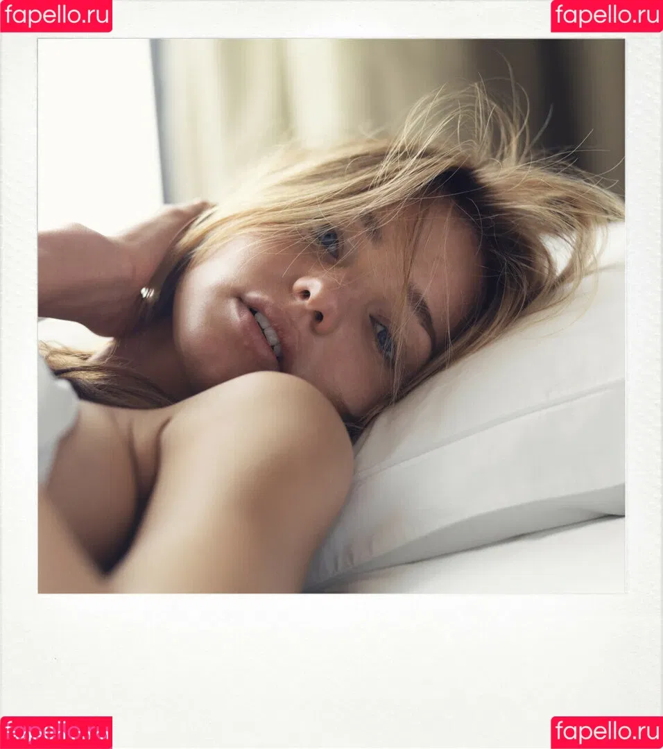 Miranda Kerr / mirandakerr / tsmirandakerr Onlyfans Photo Gallery 