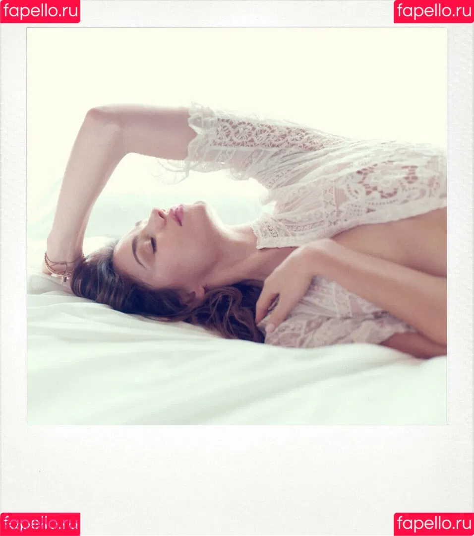 Miranda Kerr / mirandakerr / tsmirandakerr Onlyfans Photo Gallery 