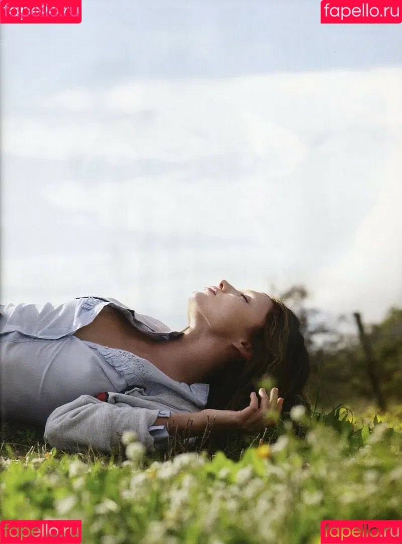 Miranda Kerr / mirandakerr / tsmirandakerr Onlyfans Photo Gallery 