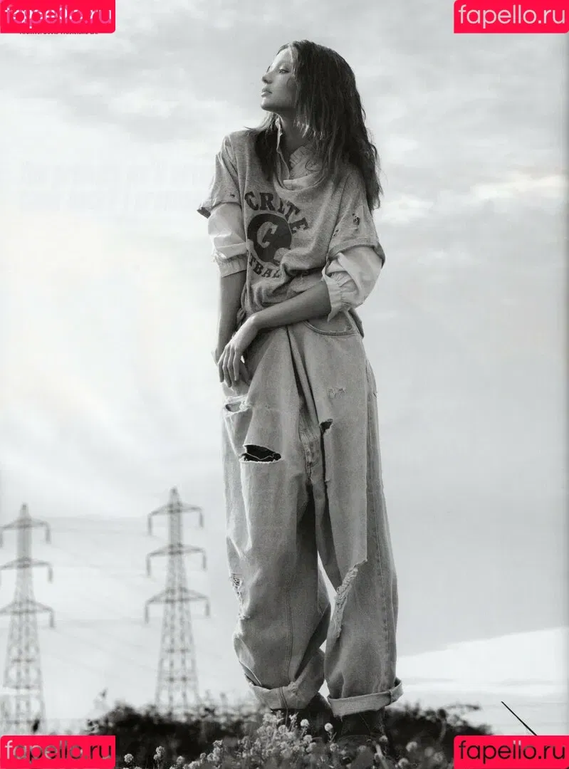 Miranda Kerr / mirandakerr / tsmirandakerr Onlyfans Photo Gallery 