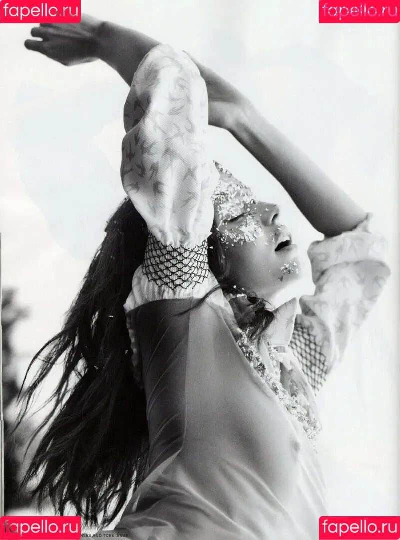 Miranda Kerr / mirandakerr / tsmirandakerr Onlyfans Photo Gallery 