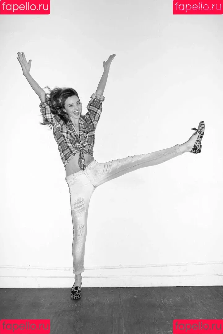 Miranda Kerr / mirandakerr / tsmirandakerr Onlyfans Photo Gallery 