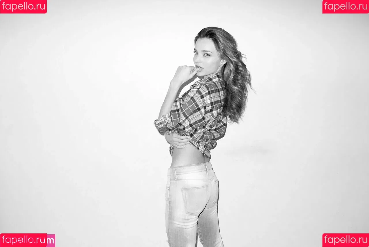 Miranda Kerr / mirandakerr / tsmirandakerr Onlyfans Photo Gallery 