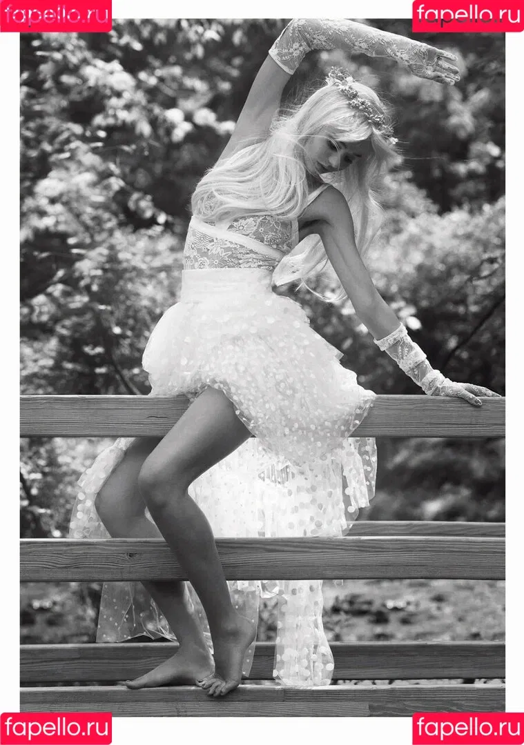 Miranda Kerr / mirandakerr / tsmirandakerr Onlyfans Photo Gallery 