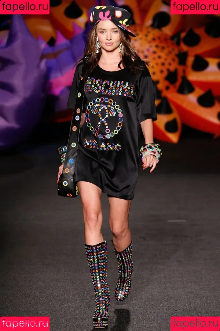 Miranda Kerr / mirandakerr / tsmirandakerr Onlyfans Photo Gallery 