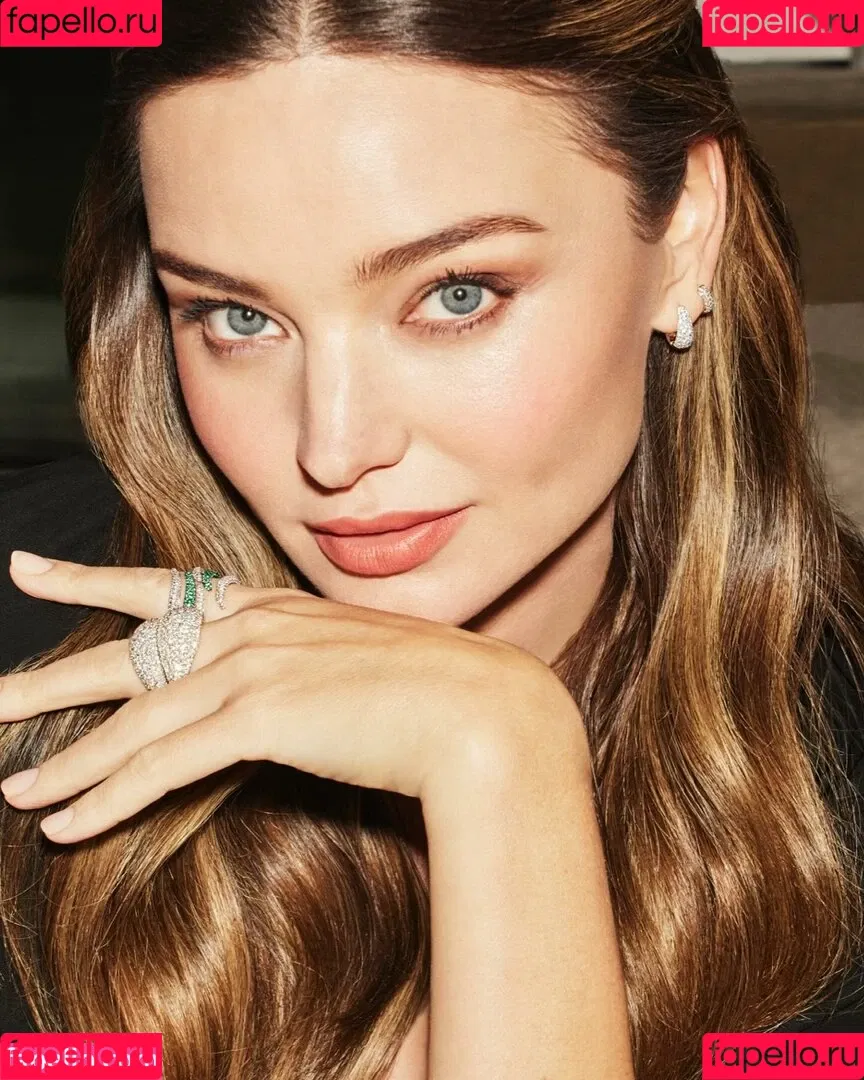 Miranda Kerr / mirandakerr / tsmirandakerr Onlyfans Photo Gallery 
