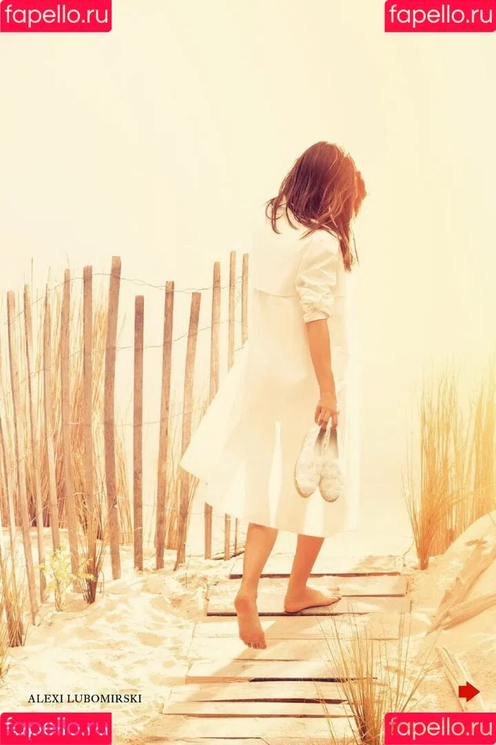 Miranda Kerr / mirandakerr / tsmirandakerr Onlyfans Photo Gallery 