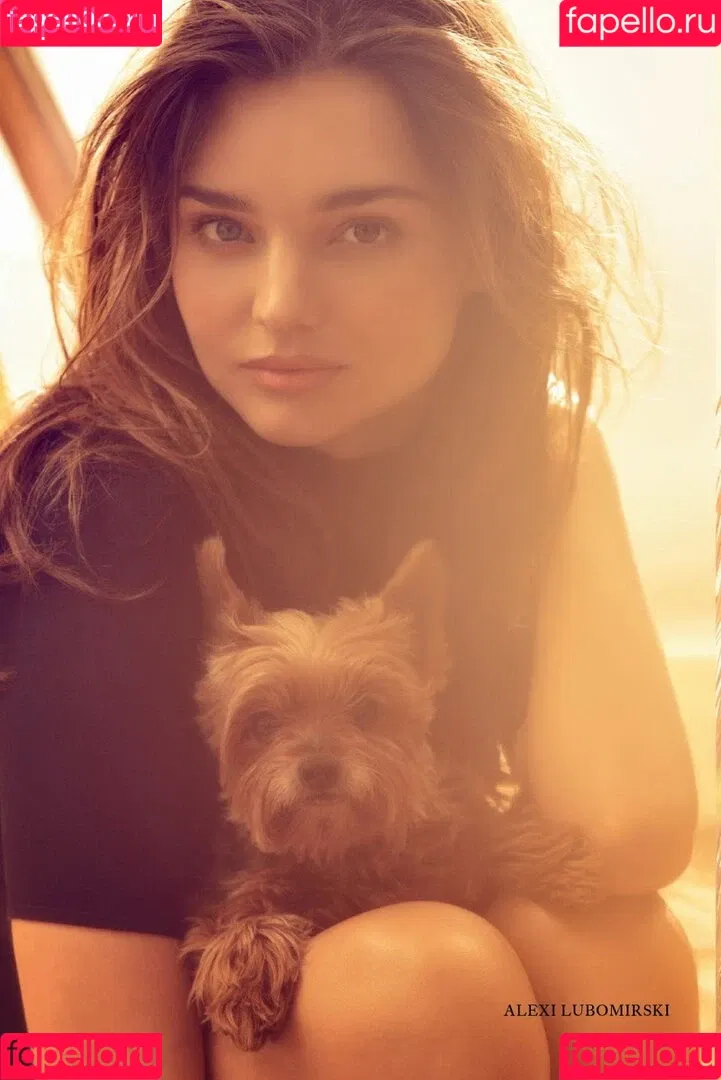 Miranda Kerr / mirandakerr / tsmirandakerr Onlyfans Photo Gallery 