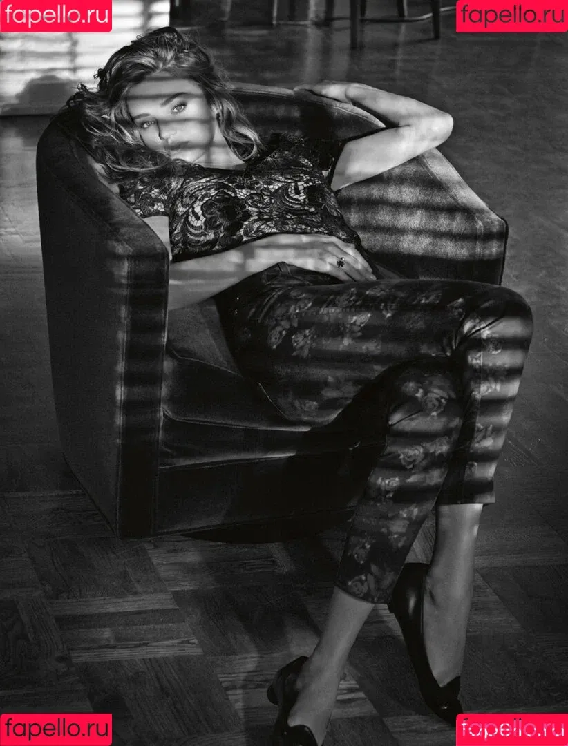 Miranda Kerr / mirandakerr / tsmirandakerr Onlyfans Photo Gallery 