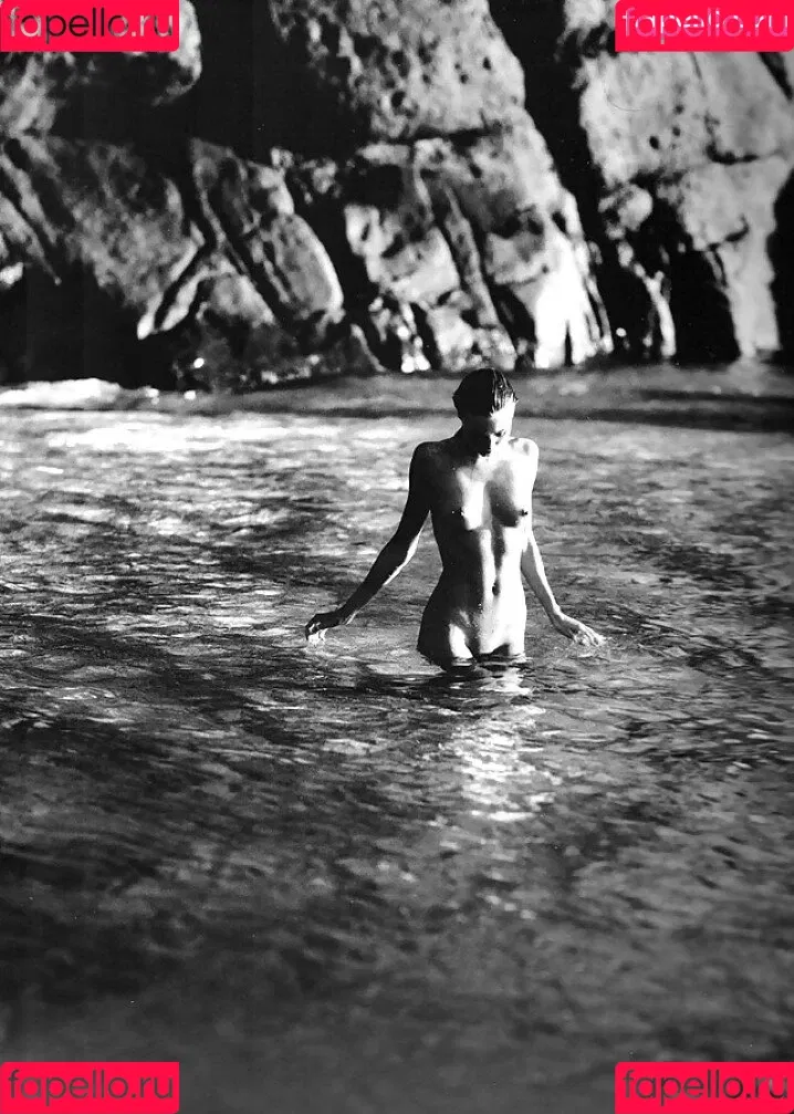 Miranda Kerr / mirandakerr / tsmirandakerr Onlyfans Photo Gallery 