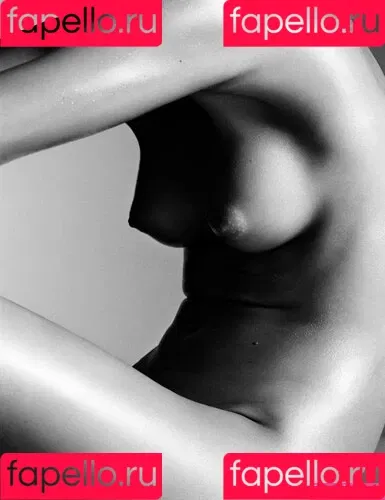 Miranda Kerr / mirandakerr / tsmirandakerr Onlyfans Photo Gallery 