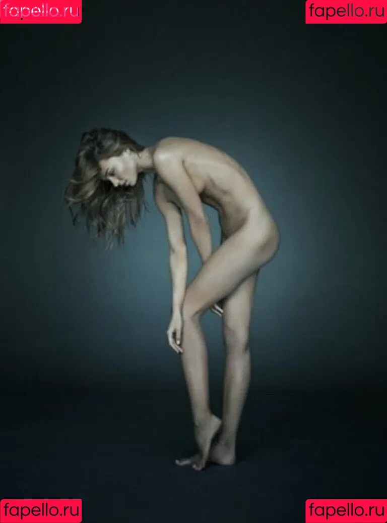 Miranda Kerr / mirandakerr / tsmirandakerr Onlyfans Photo Gallery 