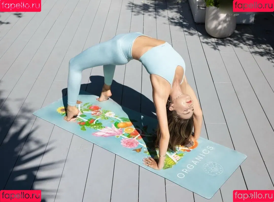 Miranda Kerr / mirandakerr / tsmirandakerr Onlyfans Photo Gallery 