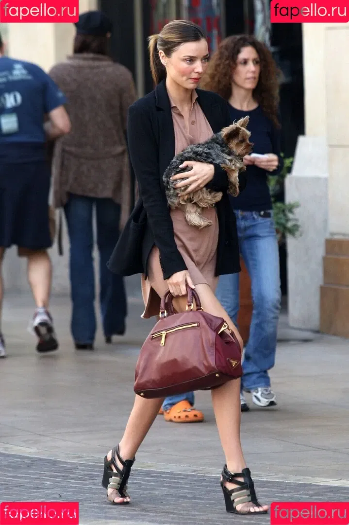 Miranda Kerr / mirandakerr / tsmirandakerr Onlyfans Photo Gallery 