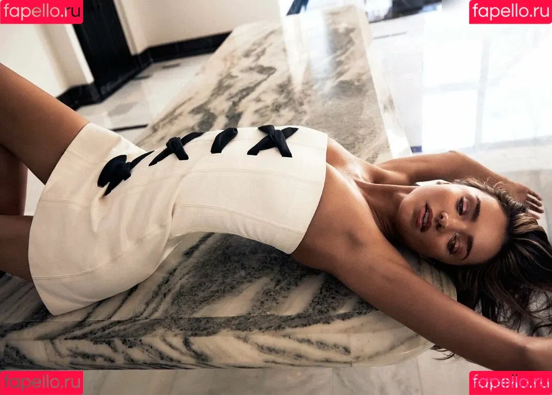 Miranda Kerr / mirandakerr / tsmirandakerr Onlyfans Photo Gallery 