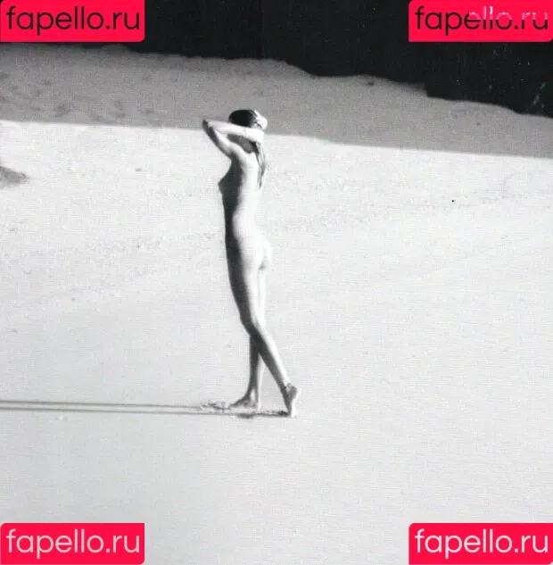 Miranda Kerr / mirandakerr / tsmirandakerr Onlyfans Photo Gallery 