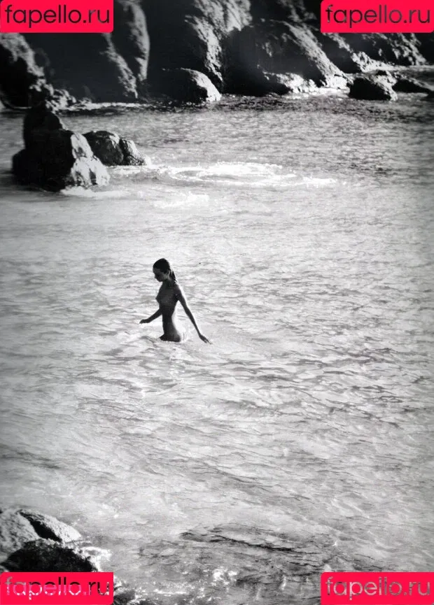 Miranda Kerr / mirandakerr / tsmirandakerr Onlyfans Photo Gallery 