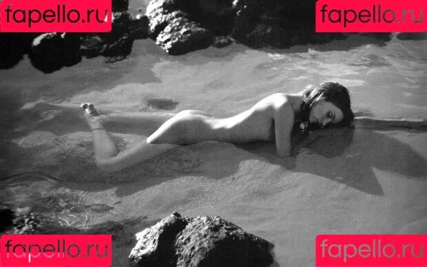 Miranda Kerr / mirandakerr / tsmirandakerr Onlyfans Photo Gallery 