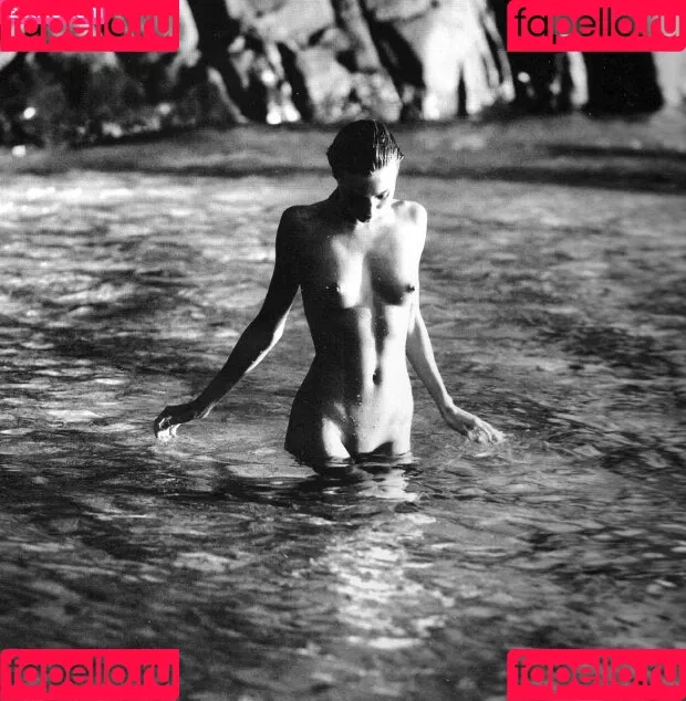 Miranda Kerr / mirandakerr / tsmirandakerr Onlyfans Photo Gallery 