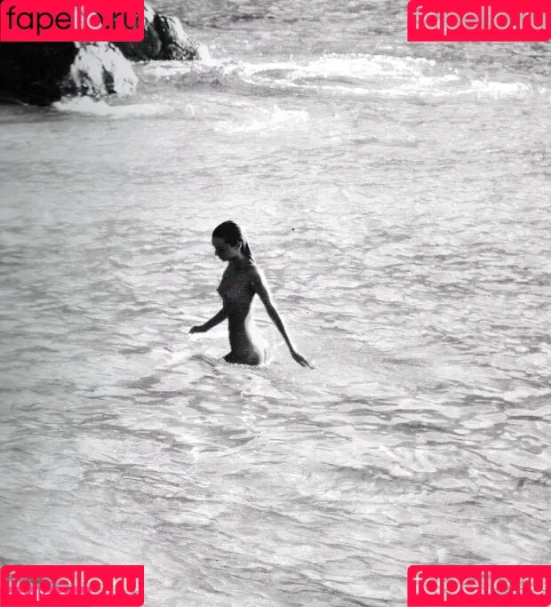 Miranda Kerr / mirandakerr / tsmirandakerr Onlyfans Photo Gallery 