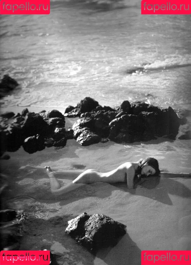 Miranda Kerr / mirandakerr / tsmirandakerr Onlyfans Photo Gallery 