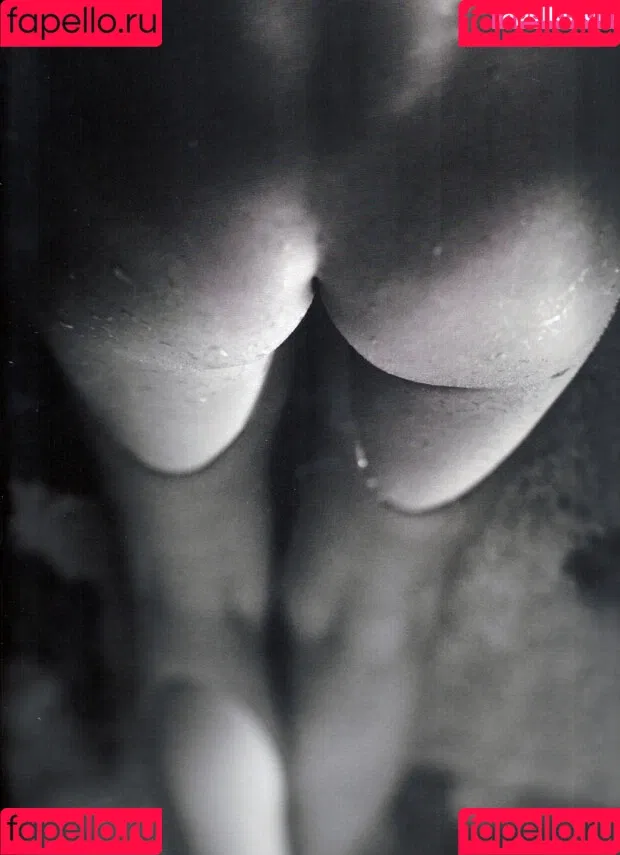 Miranda Kerr / mirandakerr / tsmirandakerr Onlyfans Photo Gallery 