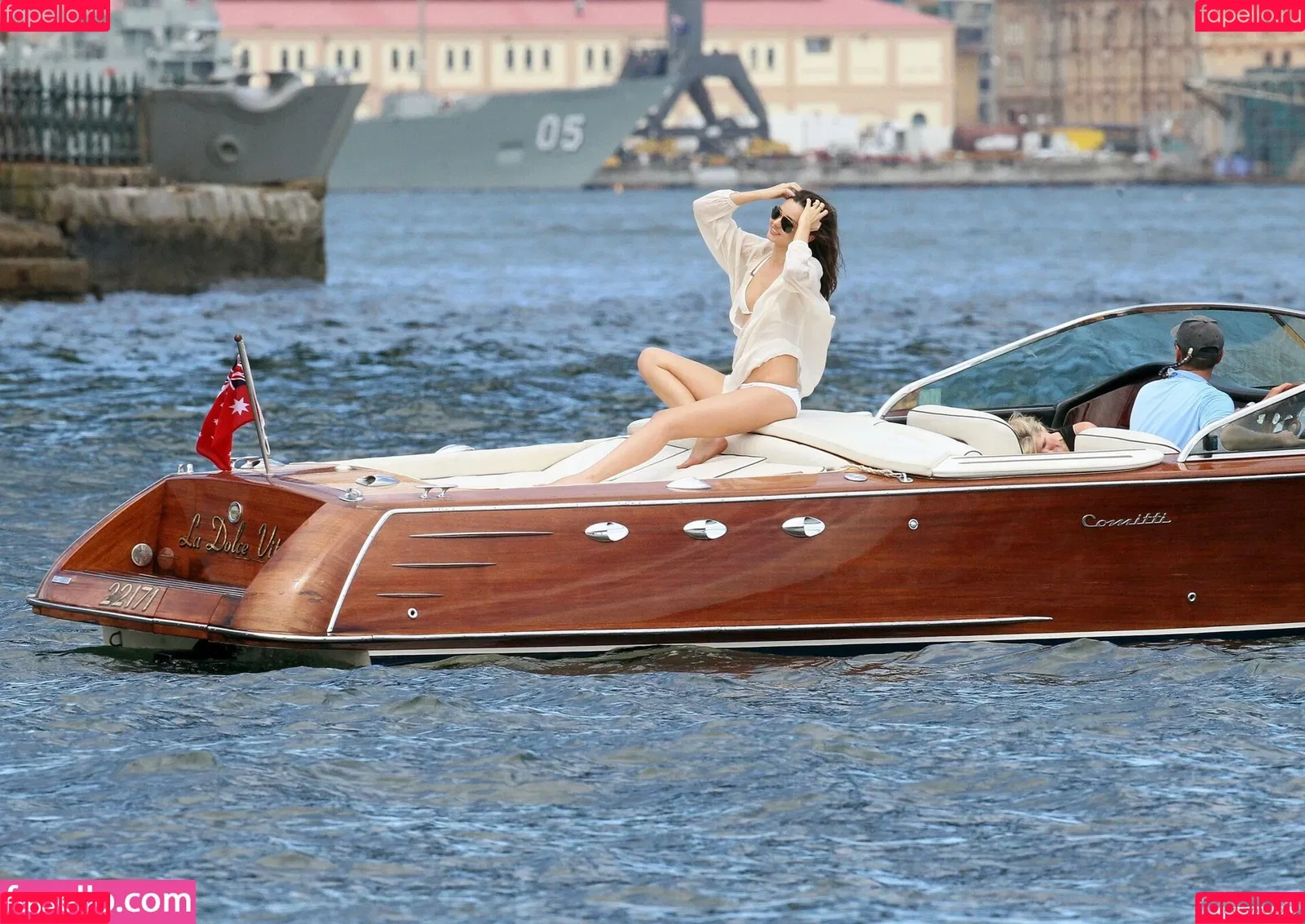 Miranda Kerr / mirandakerr / tsmirandakerr Onlyfans Photo Gallery 