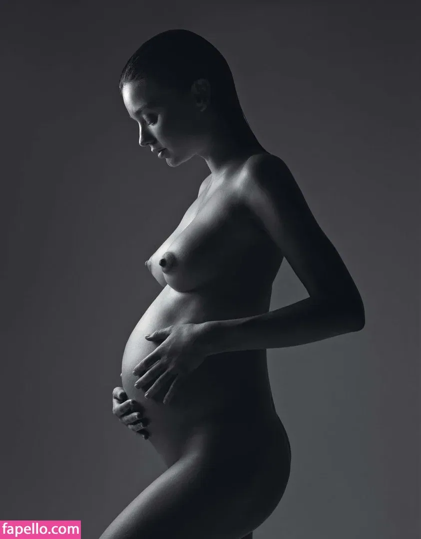 Miranda Kerr / mirandakerr / tsmirandakerr Onlyfans Photo Gallery 