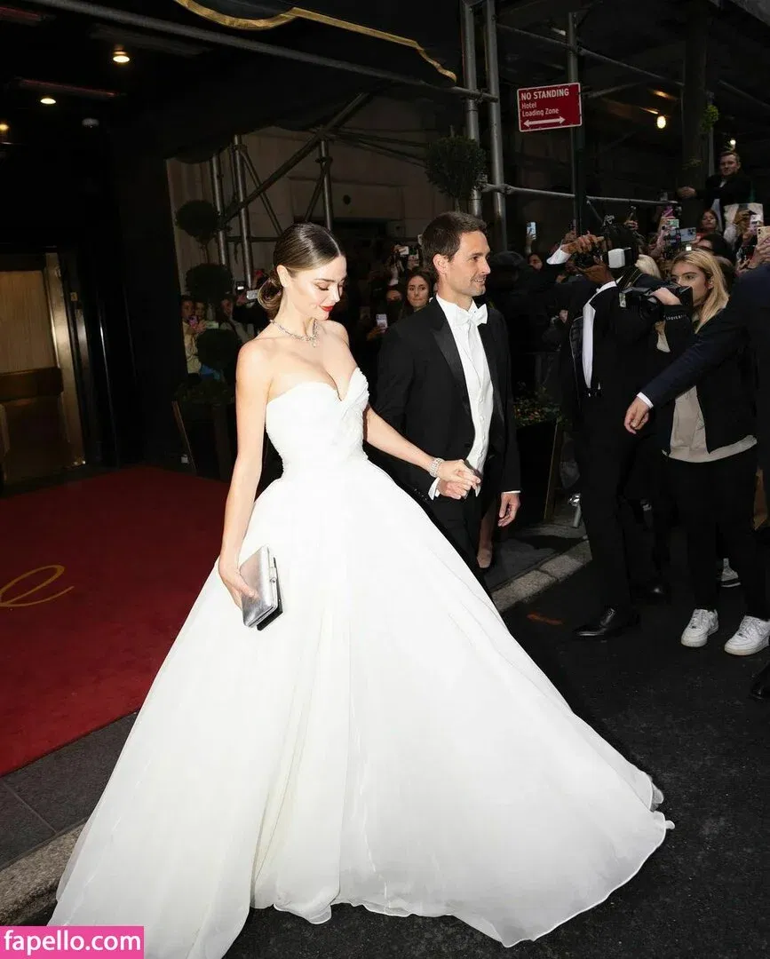 Miranda Kerr / mirandakerr / tsmirandakerr Onlyfans Photo Gallery 