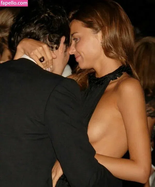 Miranda Kerr / mirandakerr / tsmirandakerr Onlyfans Photo Gallery 