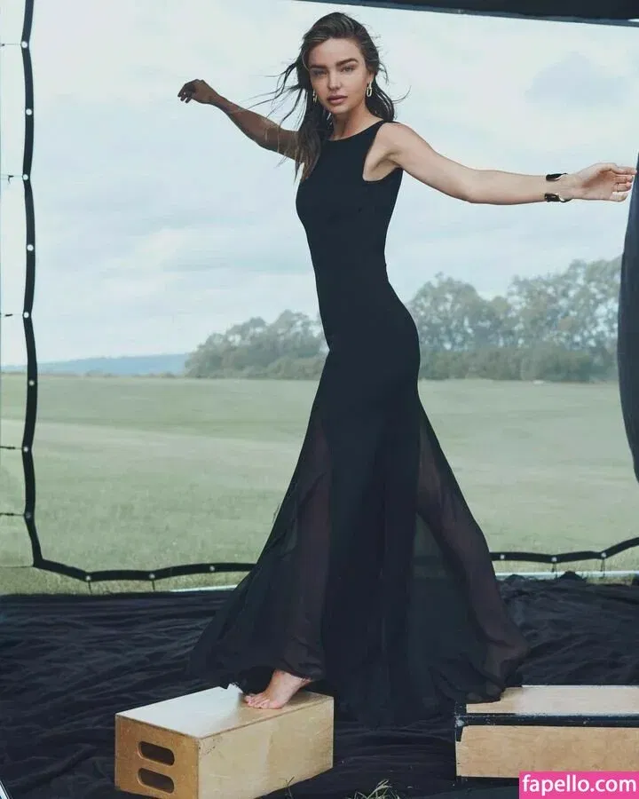 Miranda Kerr / mirandakerr / tsmirandakerr Onlyfans Photo Gallery 