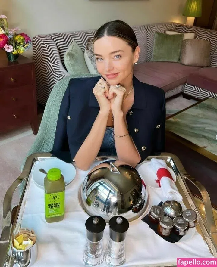 Miranda Kerr / mirandakerr / tsmirandakerr Onlyfans Photo Gallery 