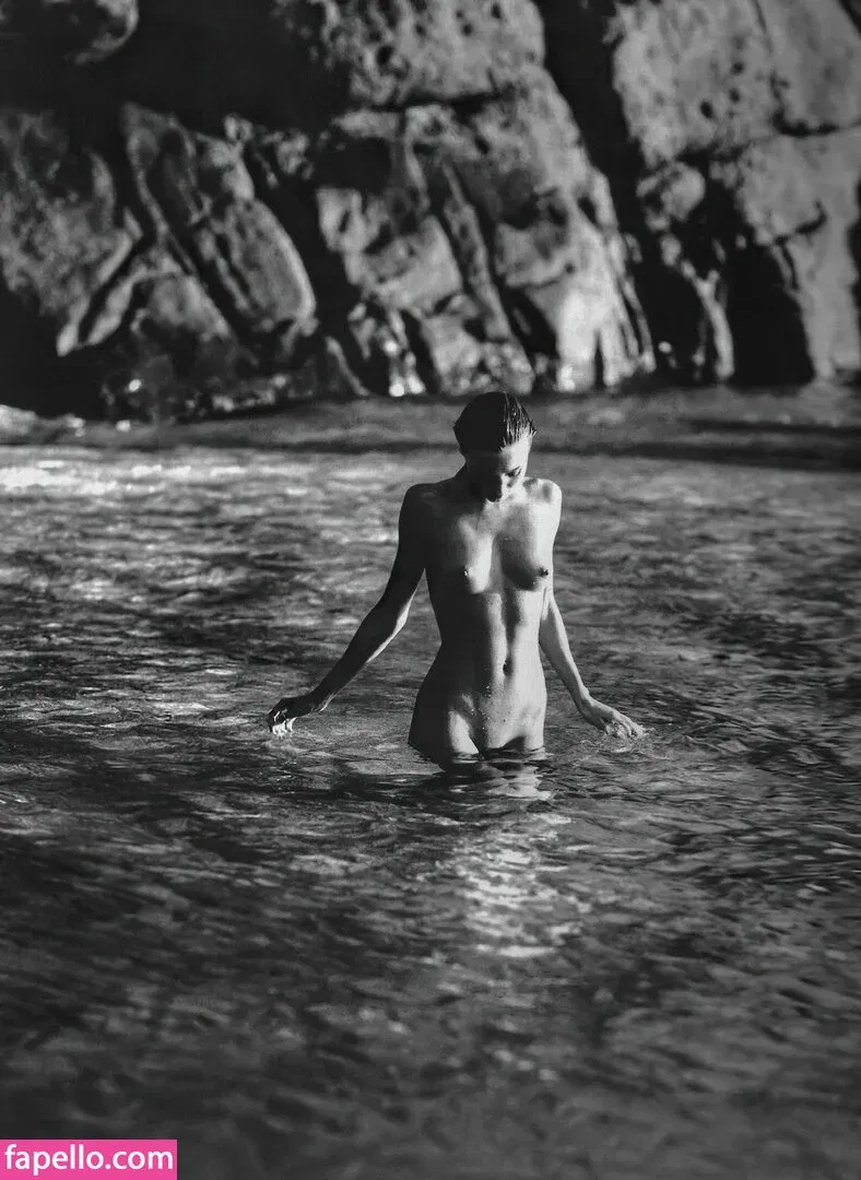 Miranda Kerr / mirandakerr / tsmirandakerr Onlyfans Photo Gallery 