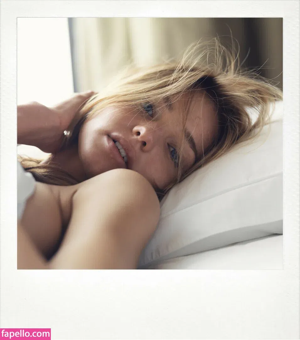 Miranda Kerr / mirandakerr / tsmirandakerr Onlyfans Photo Gallery 