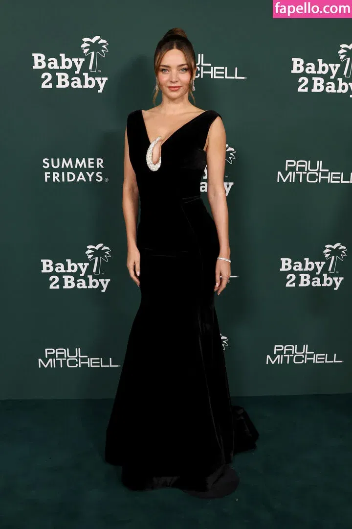 Miranda Kerr / mirandakerr / tsmirandakerr Onlyfans Photo Gallery 