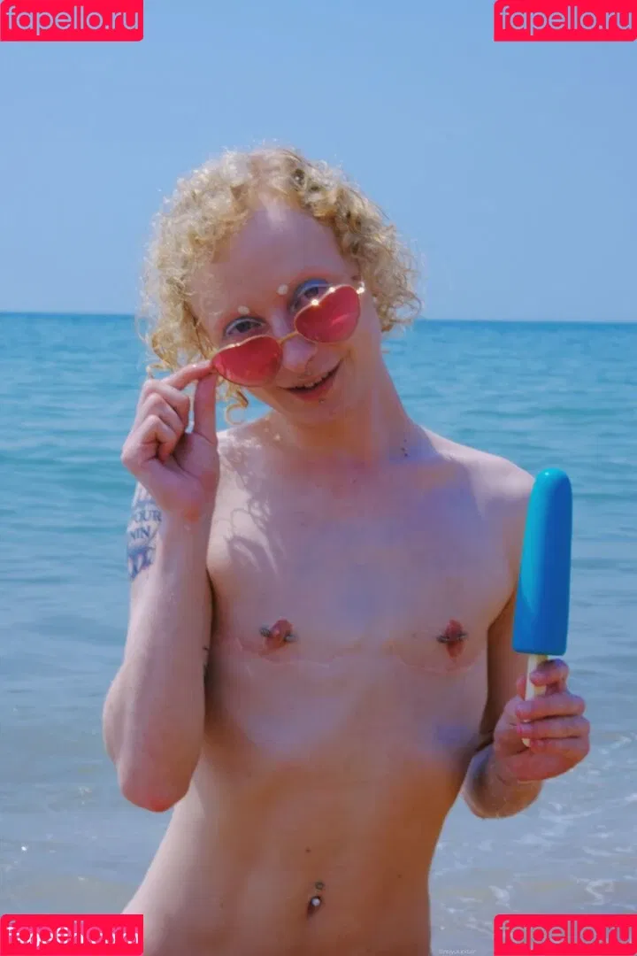 enbyjupiter / isthatjupiter Onlyfans Photo Gallery 