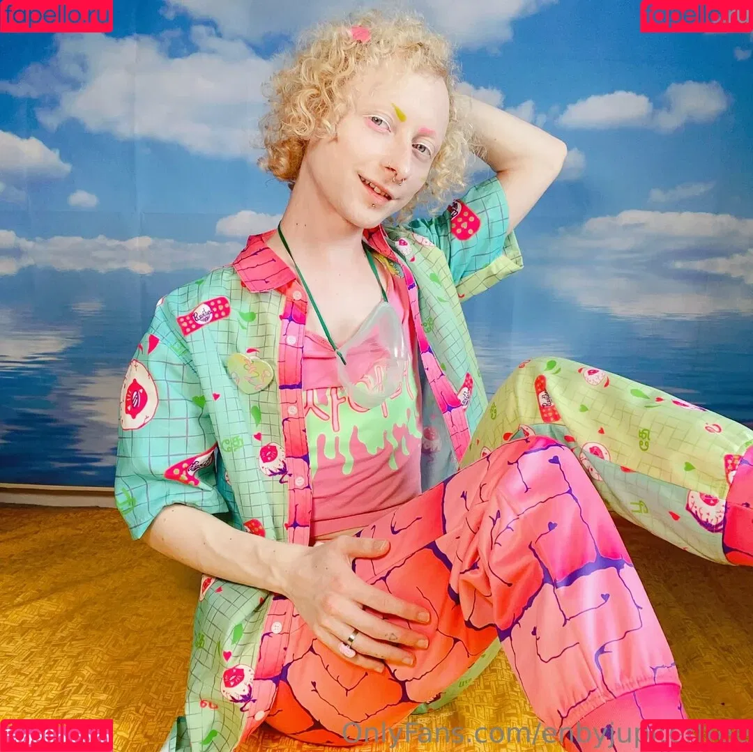 enbyjupiter / isthatjupiter Onlyfans Photo Gallery 