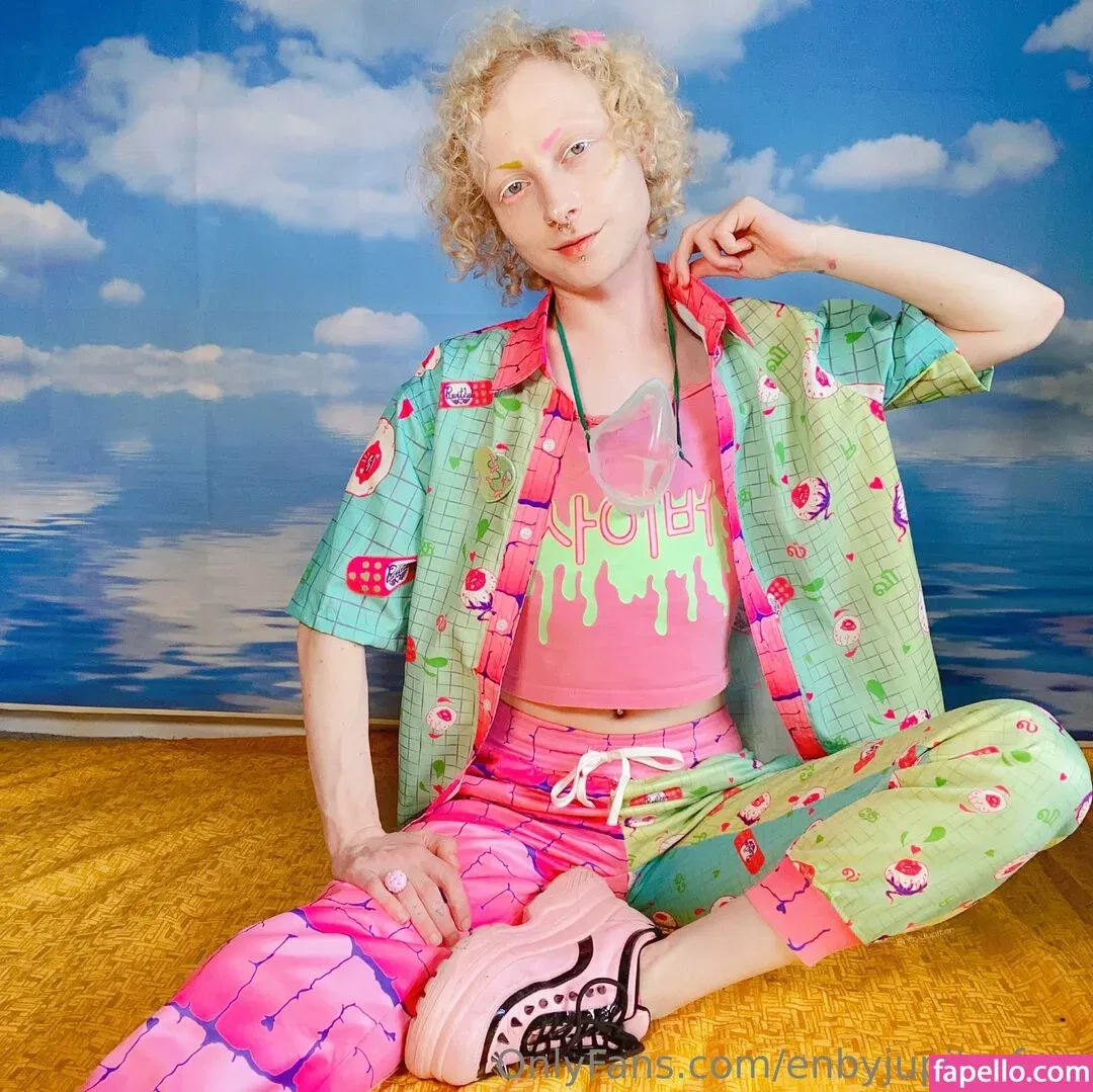 enbyjupiter / isthatjupiter Onlyfans Photo Gallery 