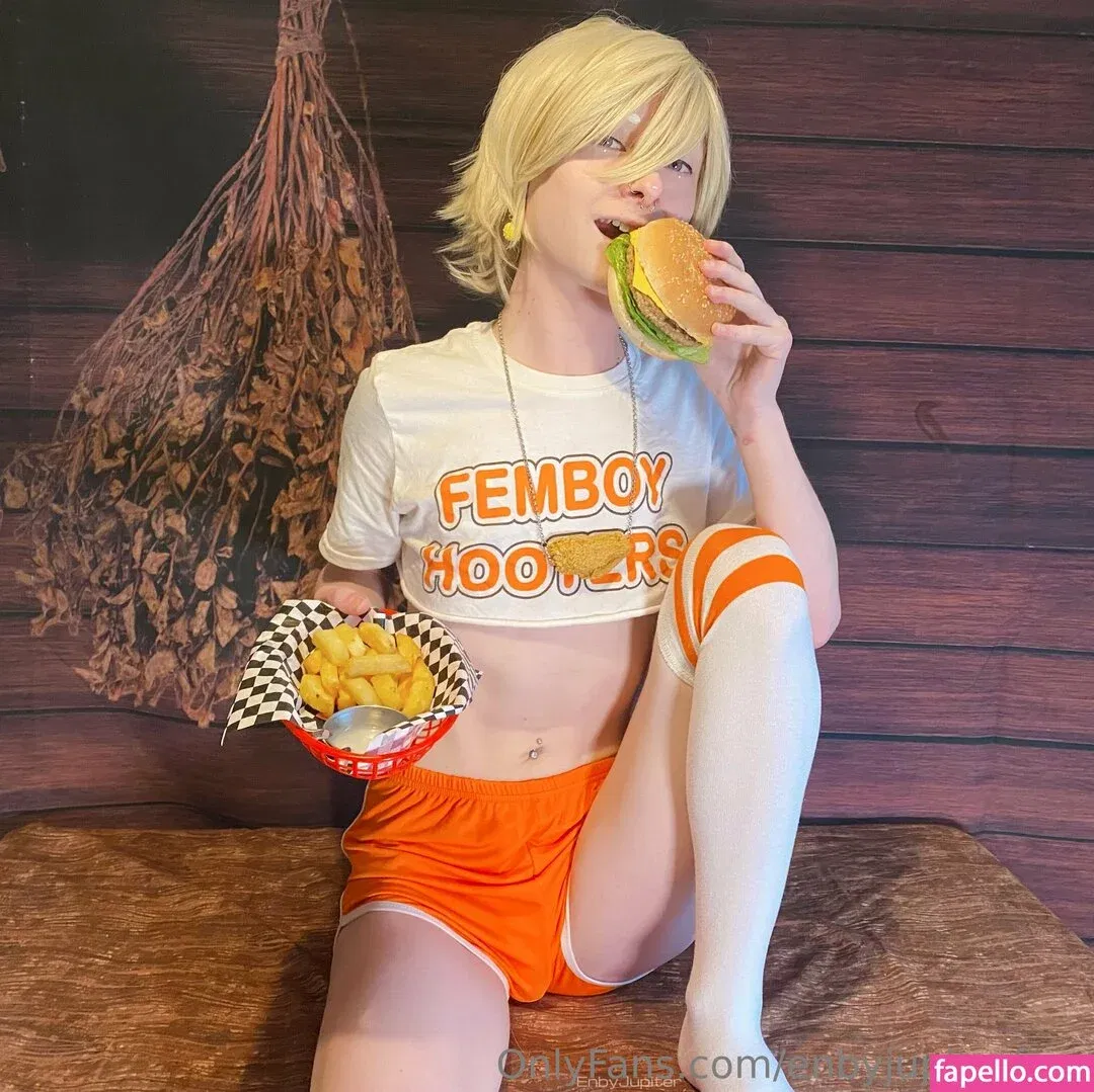 enbyjupiter / isthatjupiter Onlyfans Photo Gallery 