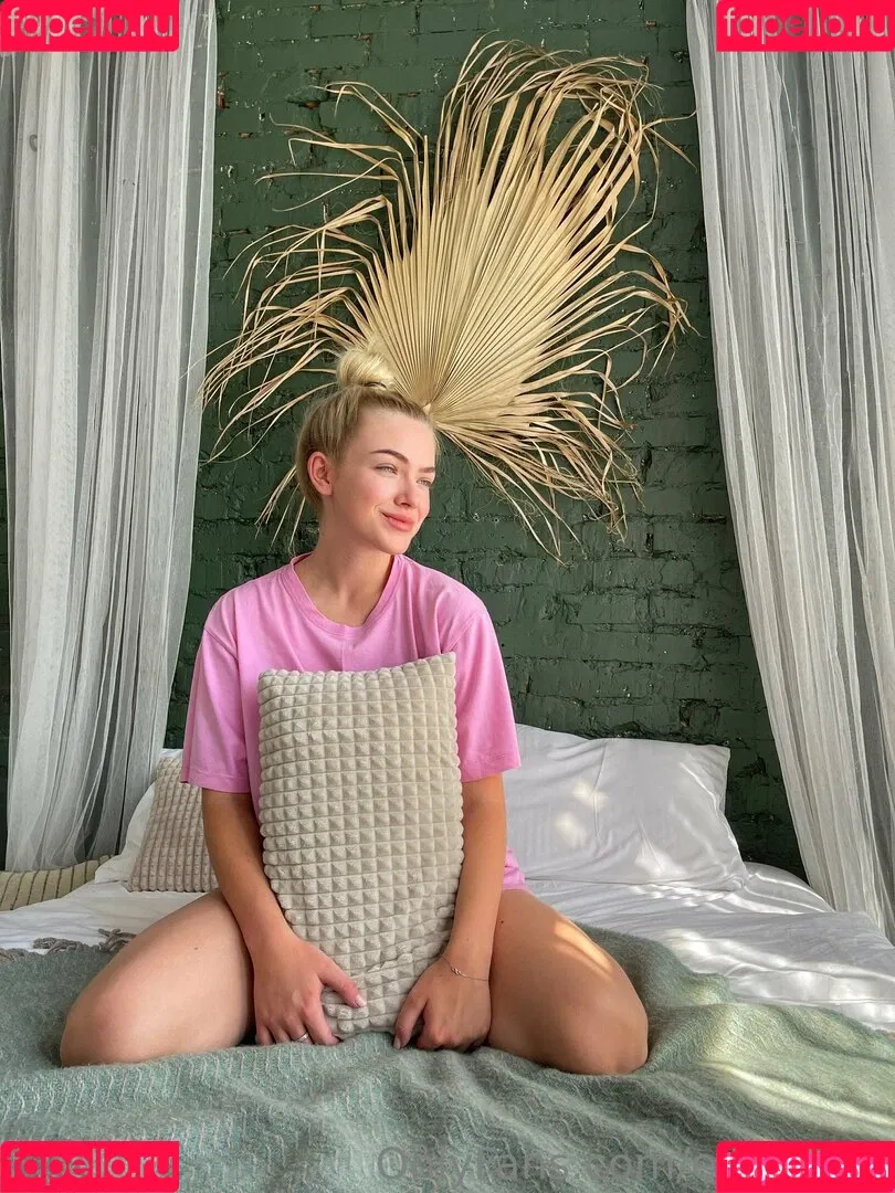 ellie.miss / missellie_o Onlyfans Photo Gallery 