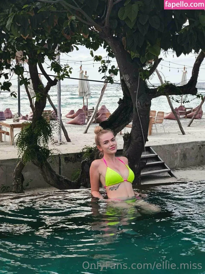 ellie.miss / missellie_o Onlyfans Photo Gallery 