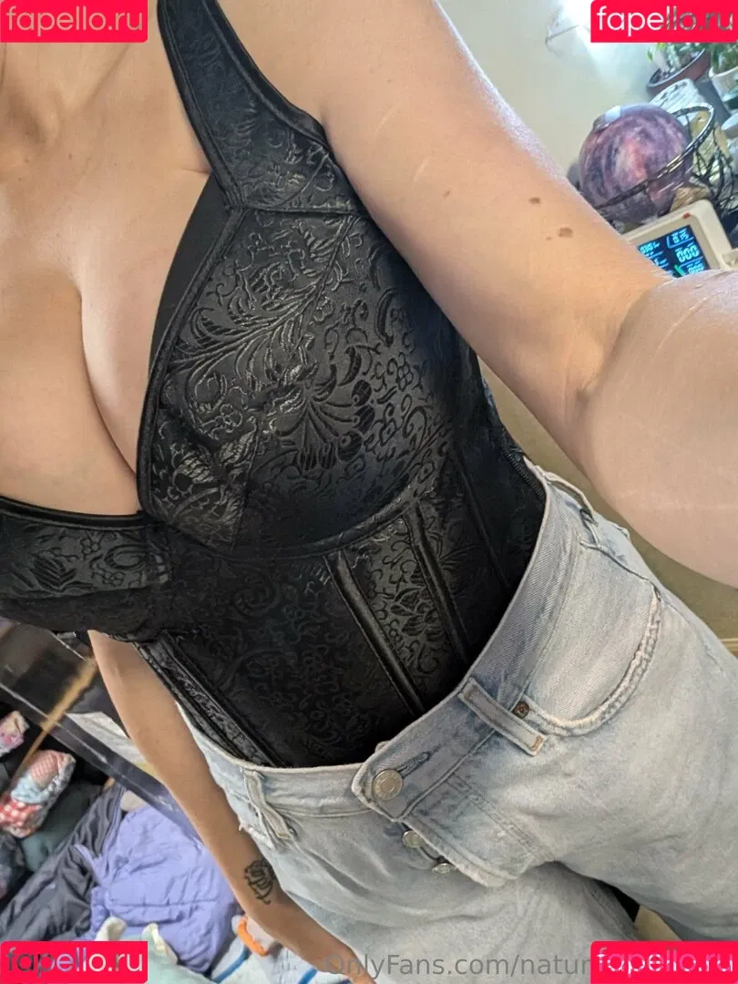 kitchen-Key-1478 / natures.lil.nymp / natures_lil_nymp Onlyfans Photo Gallery 