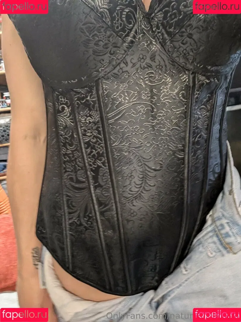 kitchen-Key-1478 / natures.lil.nymp / natures_lil_nymp Onlyfans Photo Gallery 