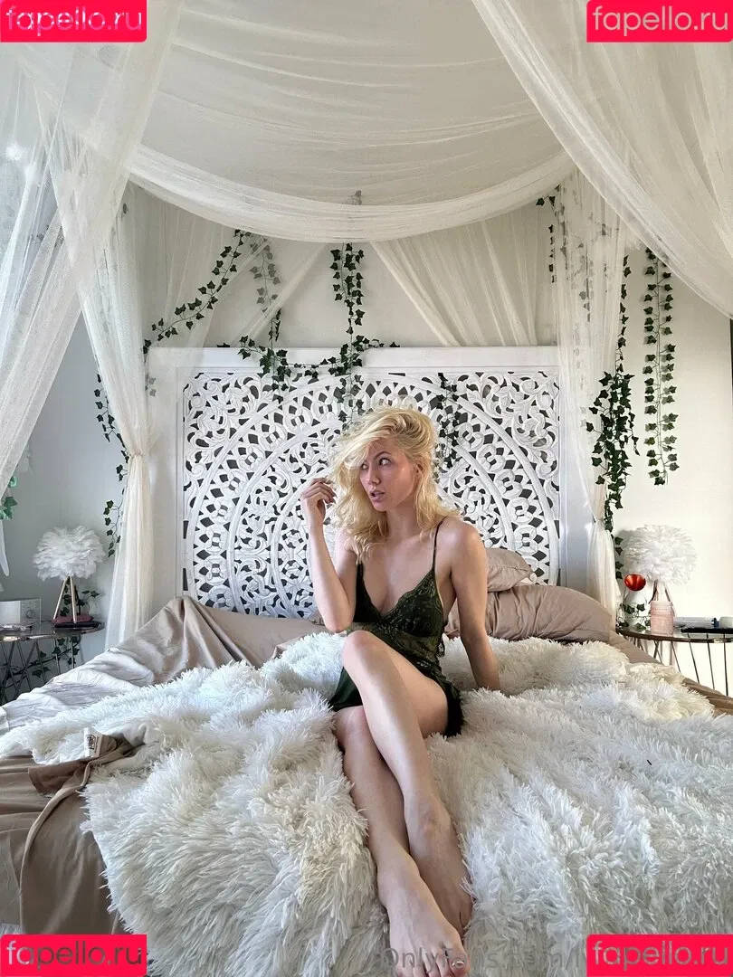 Ivy Wolfe / ivywolfesworld / officialivywolfe Onlyfans Photo Gallery 